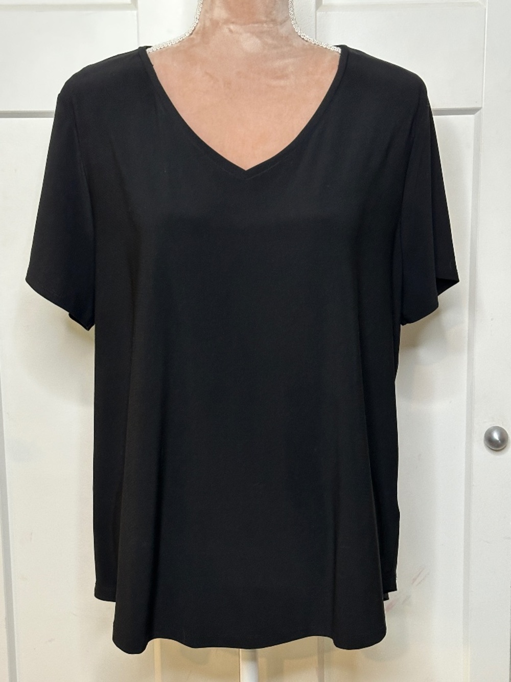 Roz & Ali Women's Black V-Neck Top, Sz 1X